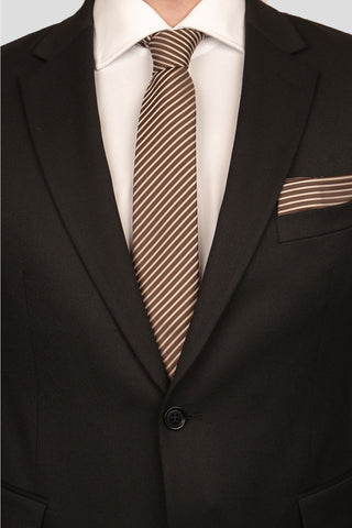 Accessory-pack (Beige og brunt stribet) På model - SUIT CLUB