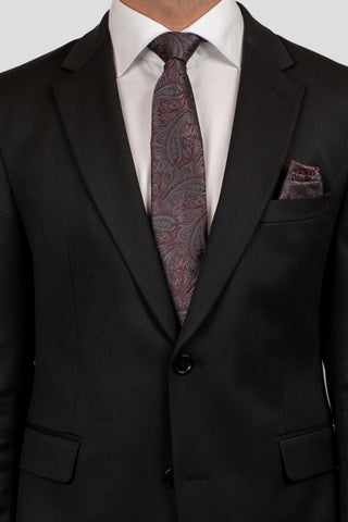 Accessory-pack (Sort & roed paisley) paa model - SUIT CLUB