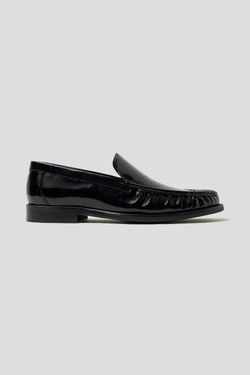 Schwarzer Lackleder-Loafer