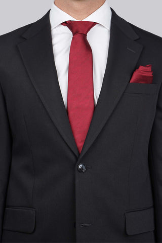 Accessory-pack (Rød sildeben) på model - SUIT CLUB