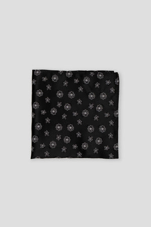 Schwarzes Einstecktuch mit weißen Blumen