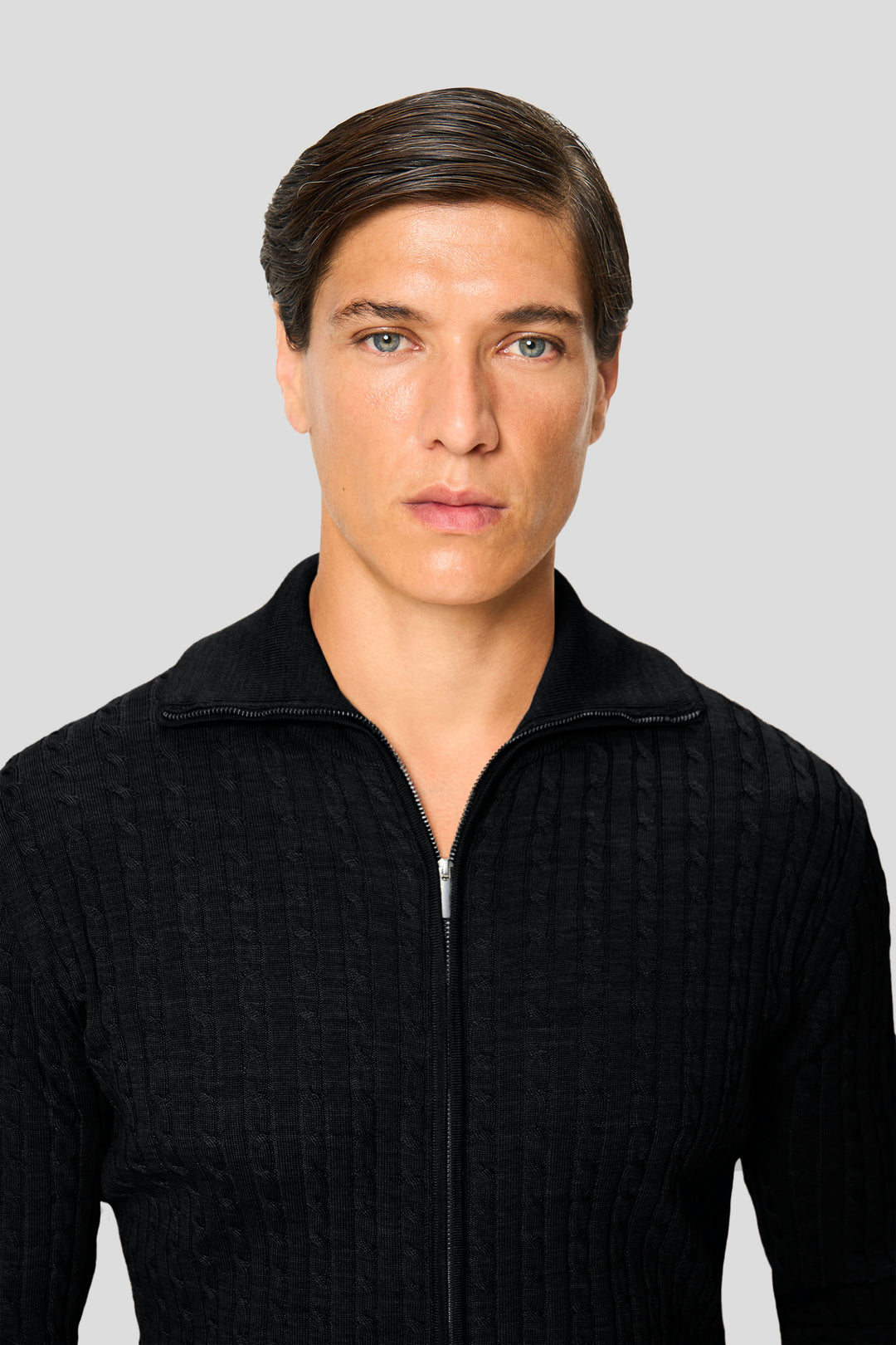 Sort merino kabel cardigan med lynlås