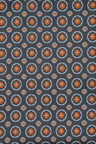 Orange blomstrede lommeklud