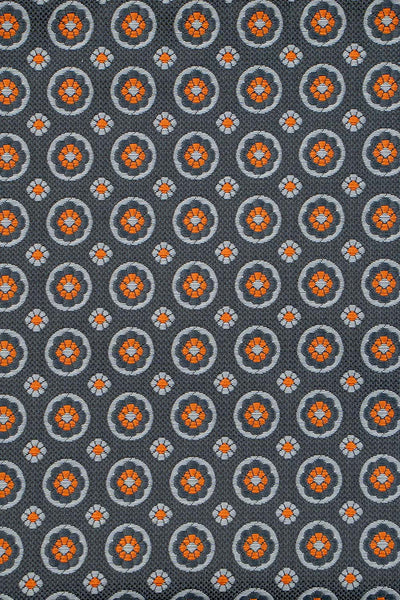 Orange blomstrede lommeklud